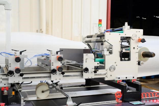 ZKT-890A Full Servo Window Patching Machine 8 ZKT-890A Full Servo Window Patching Machine